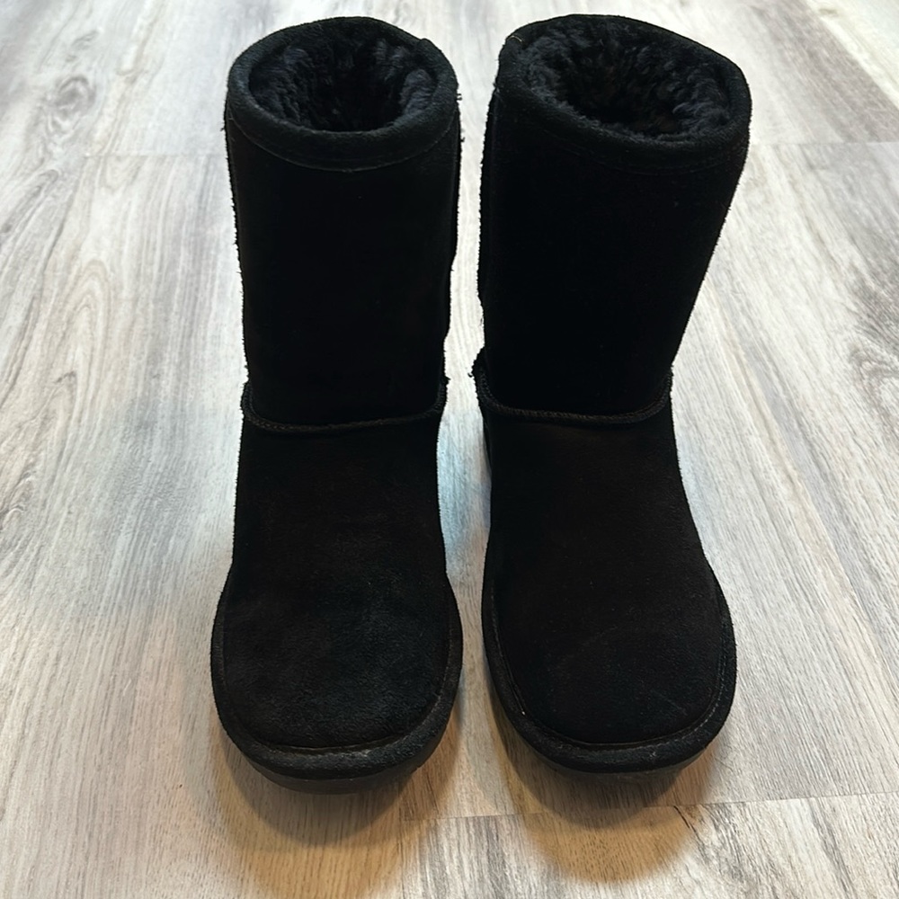 Women’s Bearpaw boots